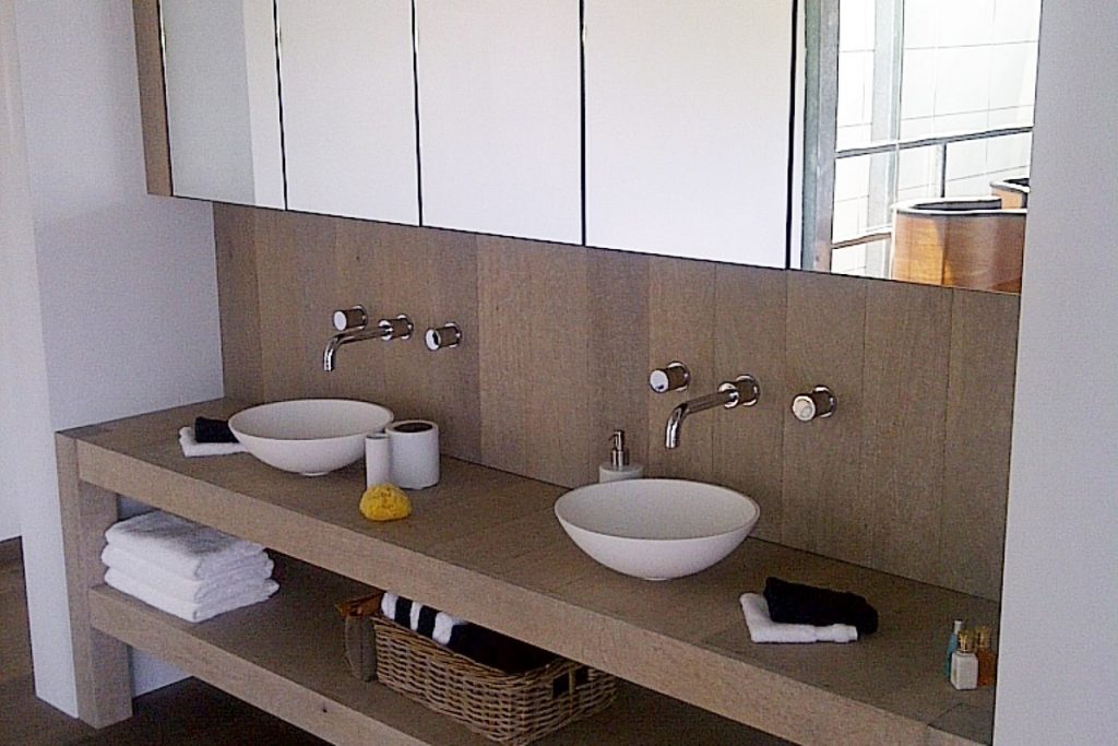 Maßgefertigte Möbel aus Parkettholz